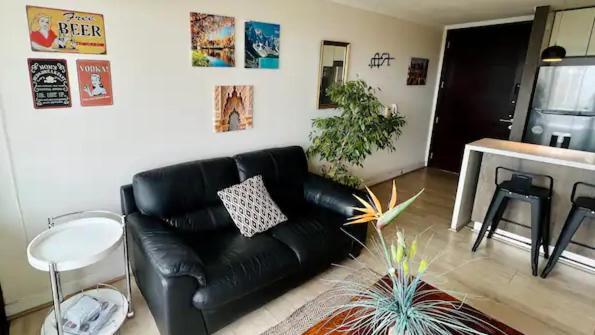 Comodo Departamento Con Excelente Ubicacion En De Chile *