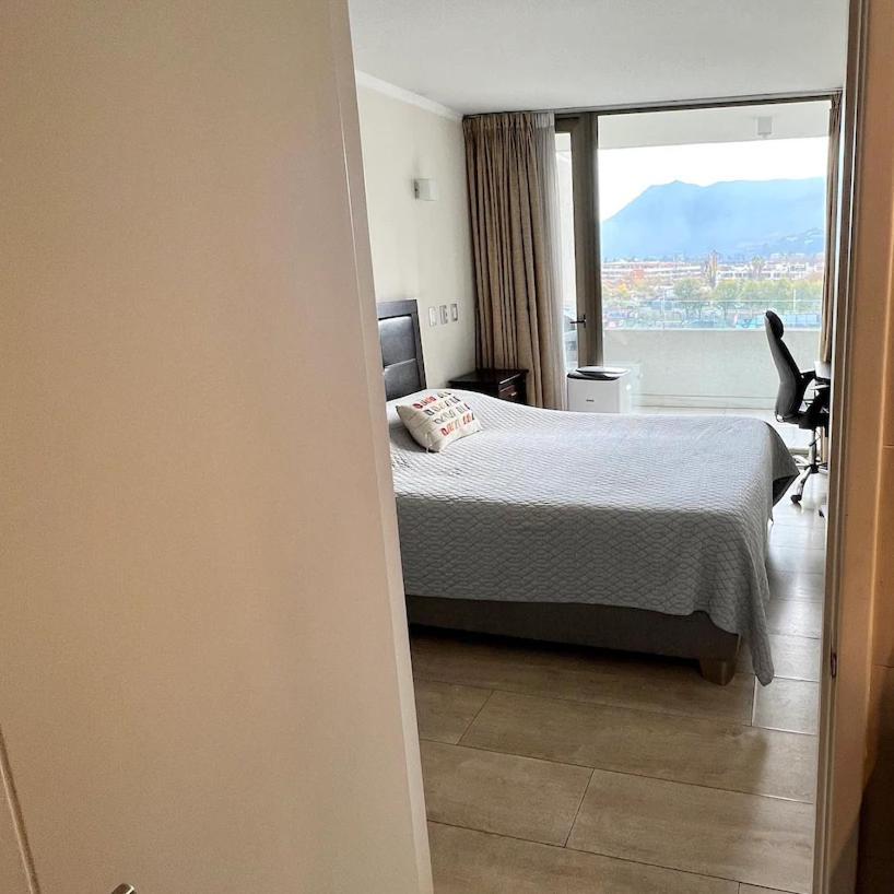 Comodo Departamento Con Excelente Ubicacion En De Chile * Santiago